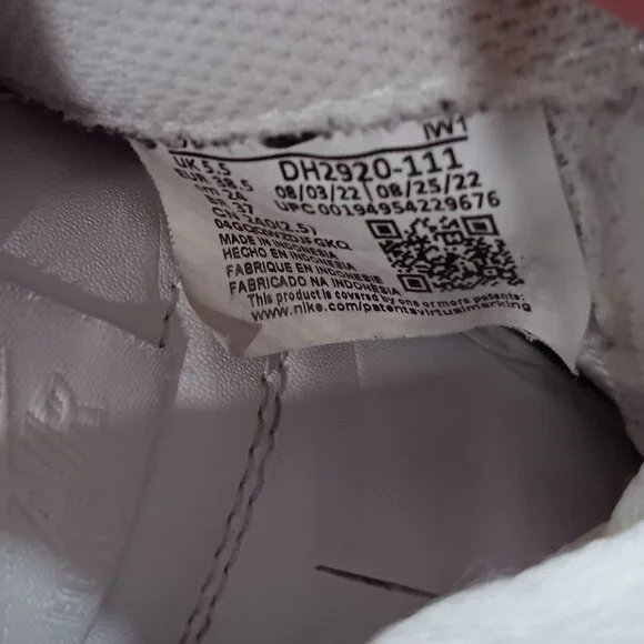 Nike Air Force 1 low rise / Size 6Y fits Woman Size 8 / White - Picture 6 of 8